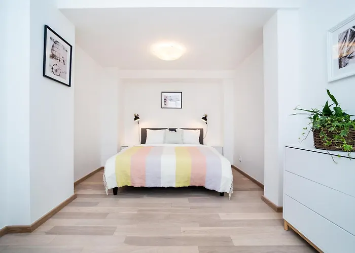 Luxurious And Chic Duplex 2 Bed Apartment