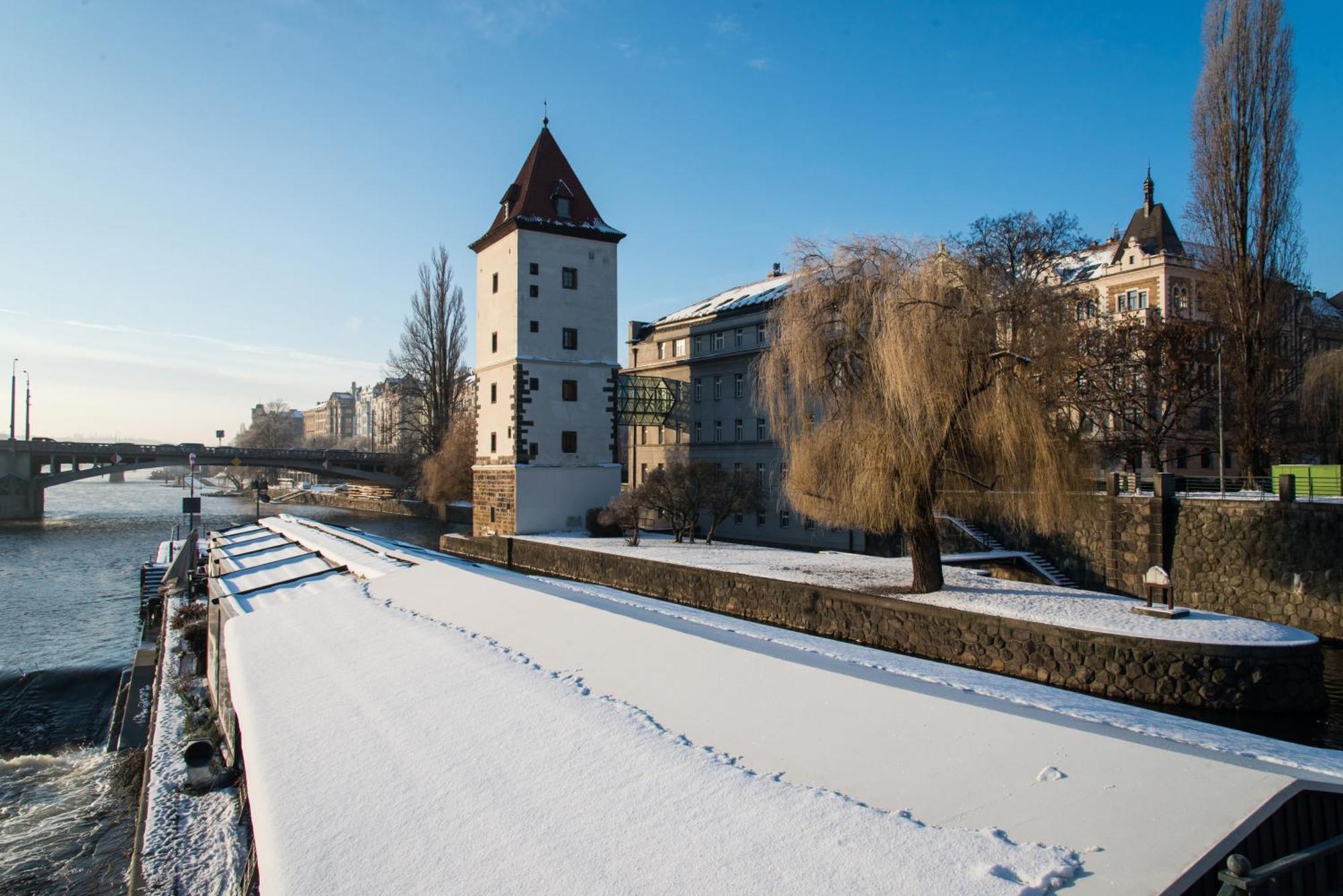 Luxurious And Chic Duplex 2 Bed Apartment Prague