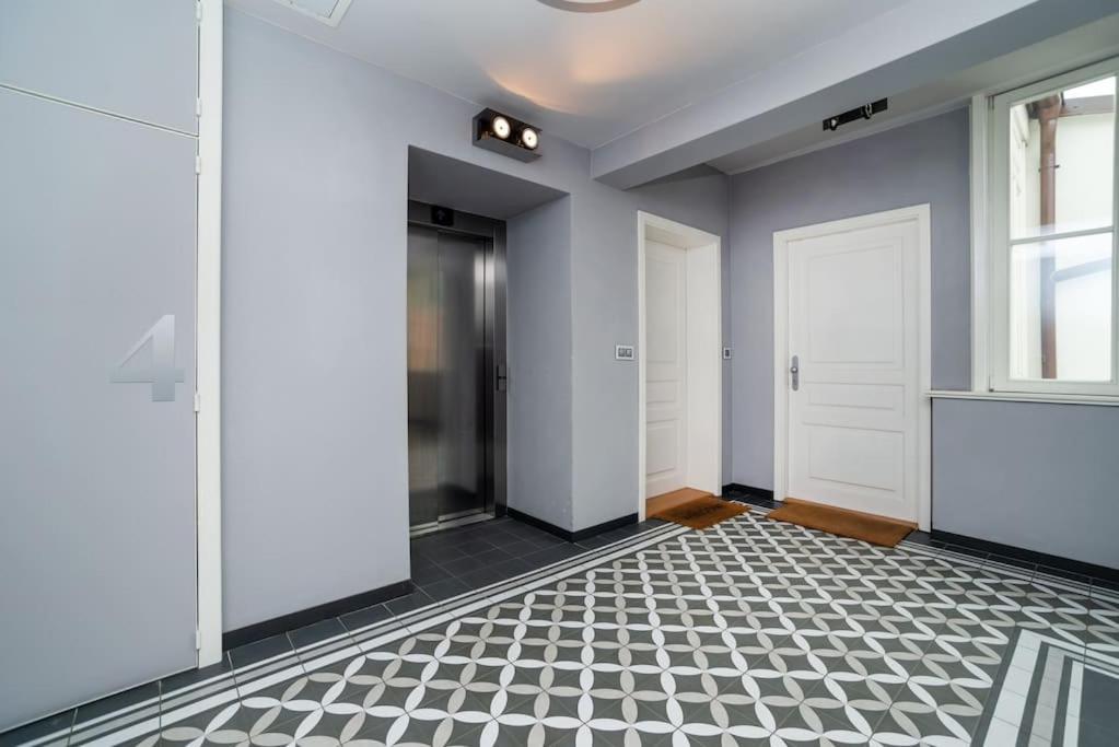 Luxurious And Chic Duplex 2 Bed Apartment *
