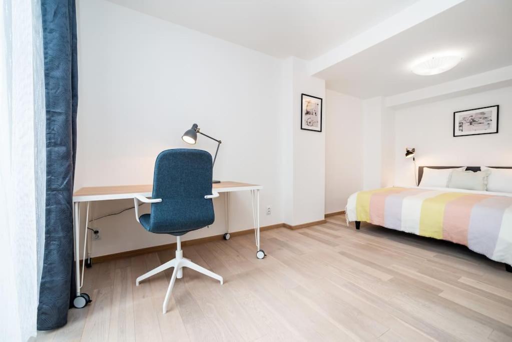 Luxurious And Chic Duplex 2 Bed Apartment Prague