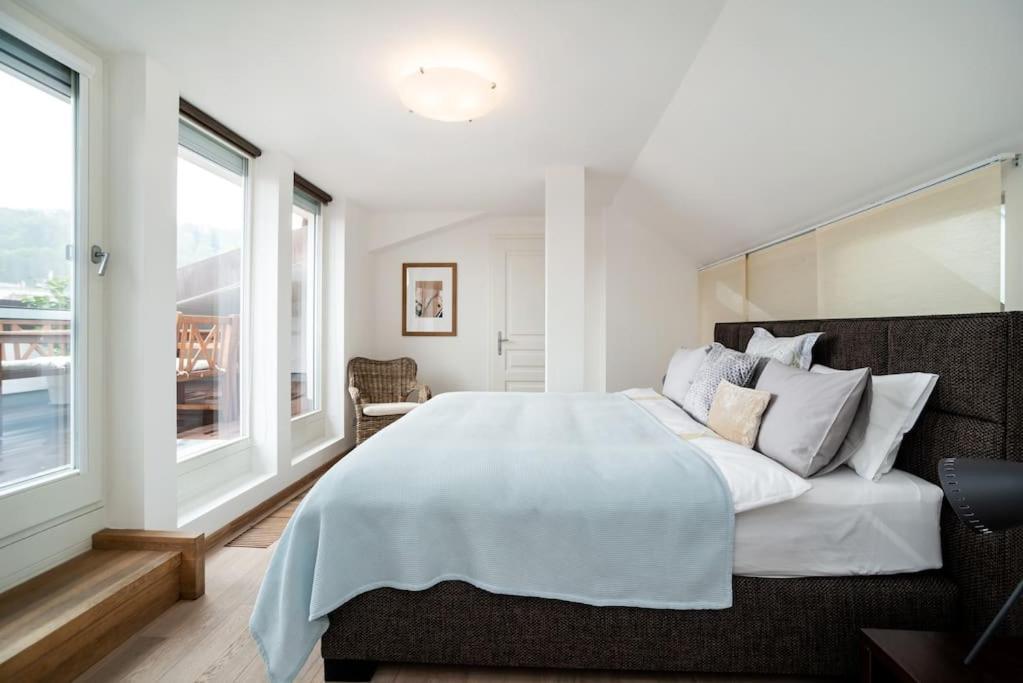 Luxurious And Chic Duplex 2 Bed Apartment Prague