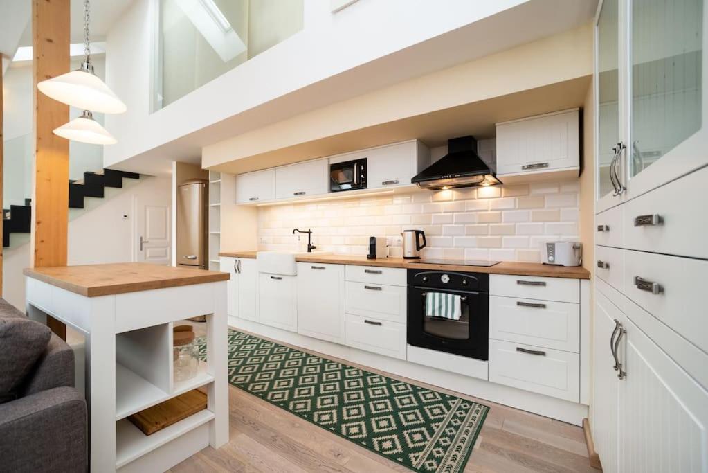 Apartment Luxurious And Chic Duplex 2 Bed Prague